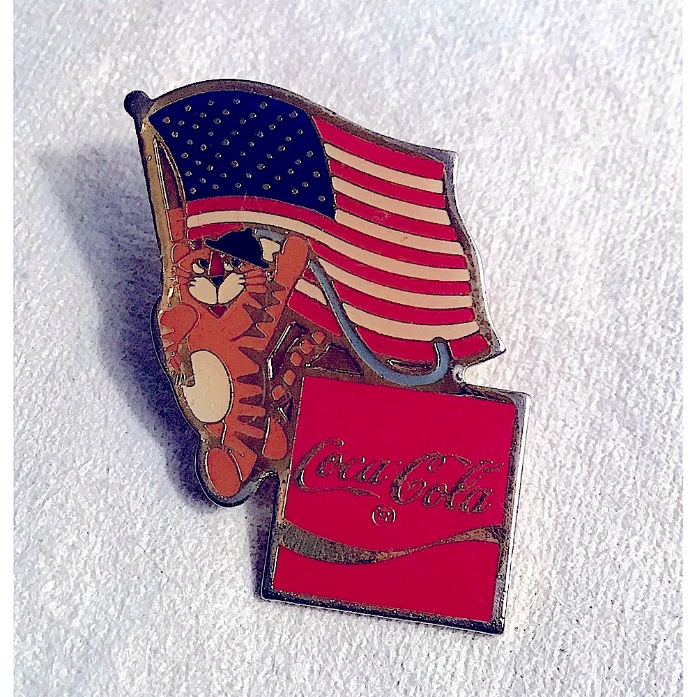 VINTAGE COCA COLA PIN COLLECTORS